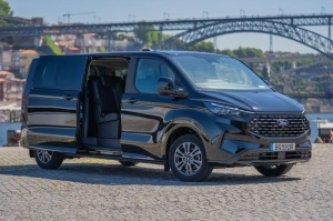 Transfers Privados no Porto em Minivan