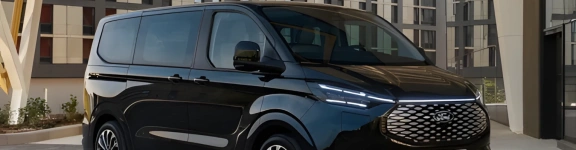 Transfer - Descubra los encantos de Oporto: tour privado en minivan con conductor